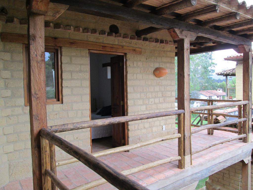 Hostal Casa Del Arte Robles Buitenkant foto