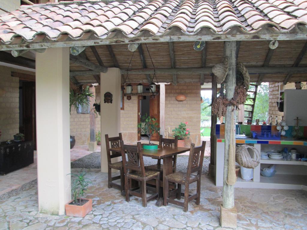 Hostal Casa Del Arte Robles Buitenkant foto