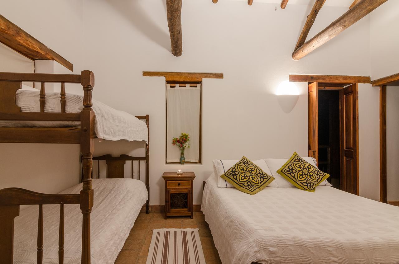 Hostal Casa Del Arte Robles Buitenkant foto