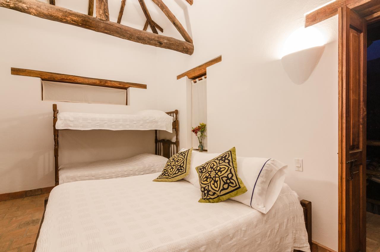 Hostal Casa Del Arte Robles Buitenkant foto